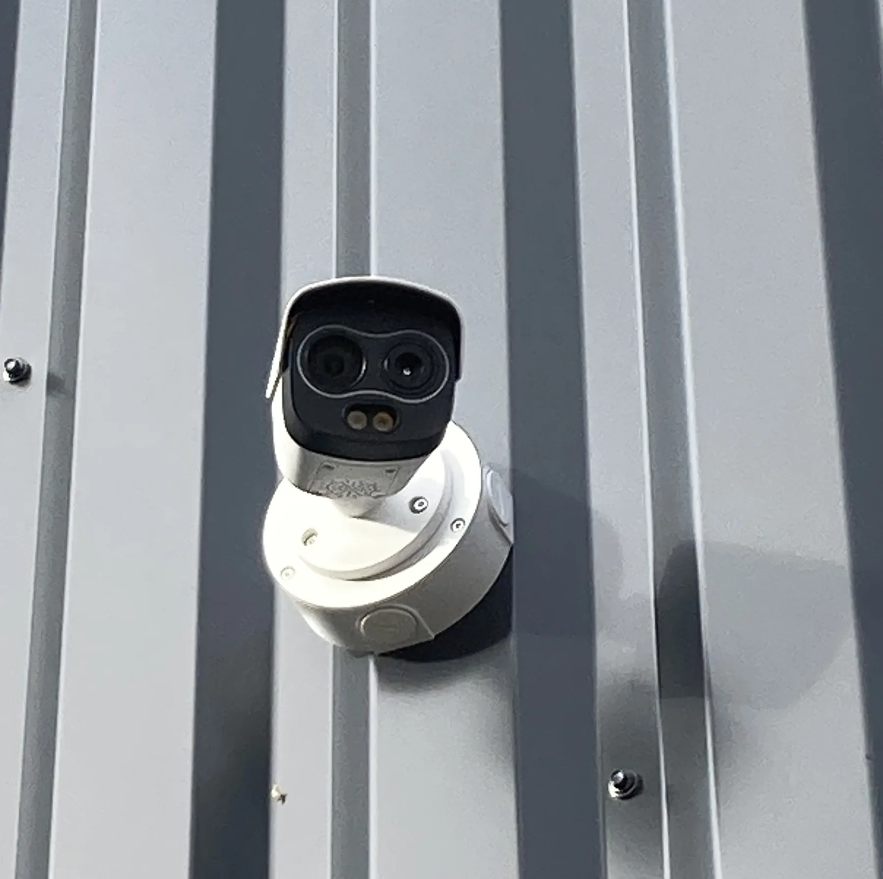 Installation d'un système d'alarme par un professionnel à Rennes